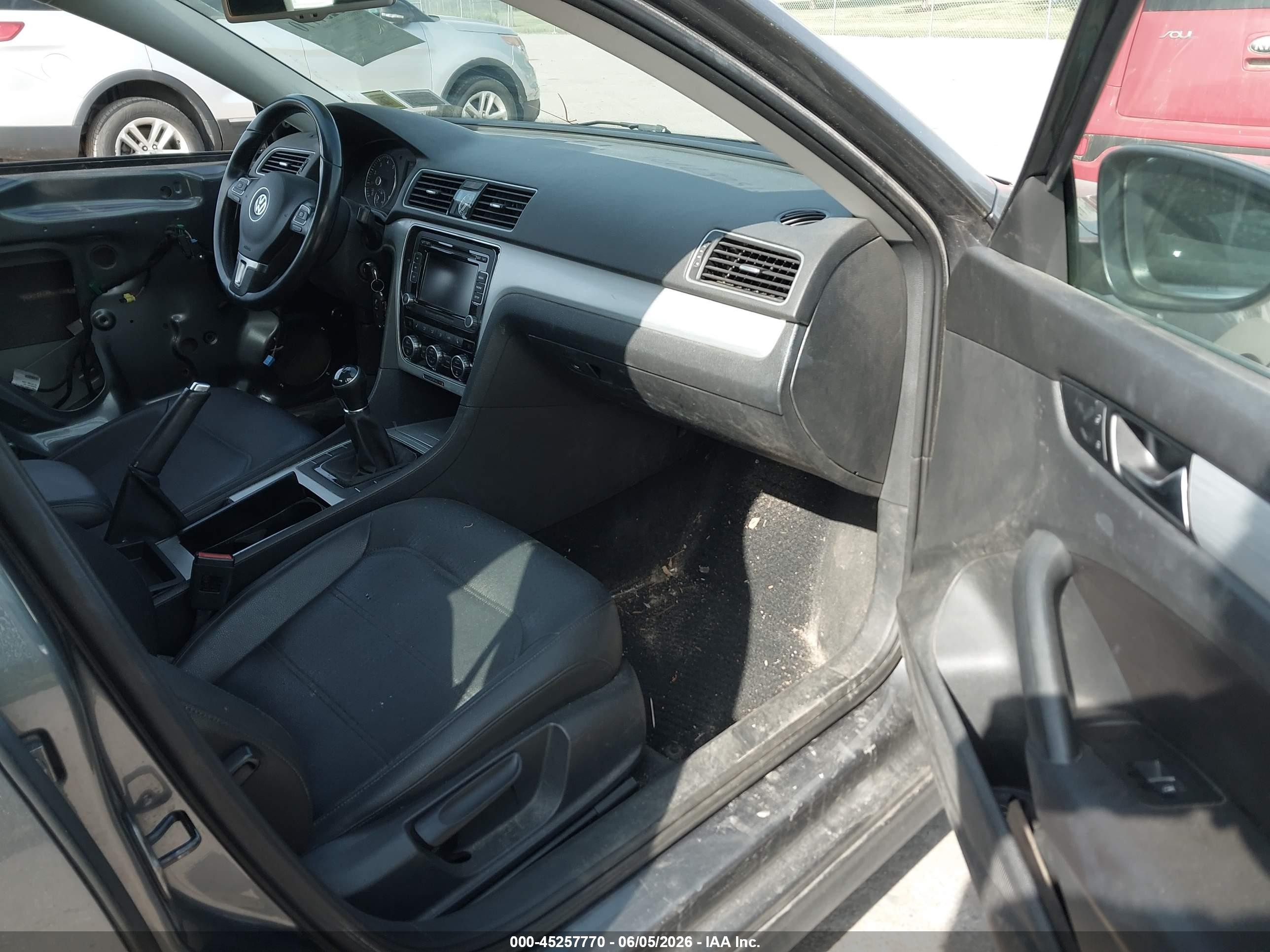 2012 Volkswagen Passat 2.5l Se Gray vin: 1VWBP7A30CC023767