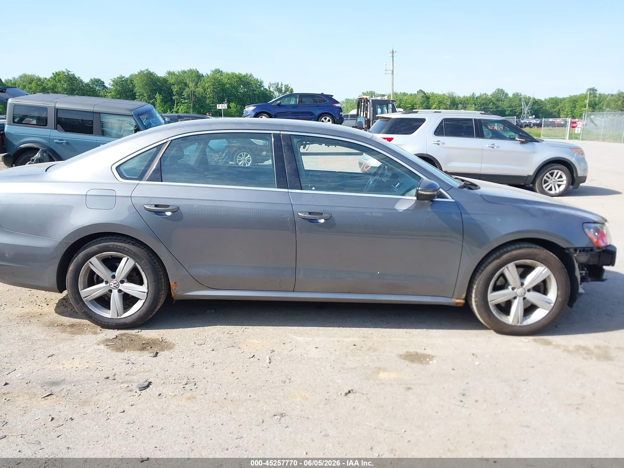 2012 Volkswagen Passat 2.5l Se Gray vin: 1VWBP7A30CC023767