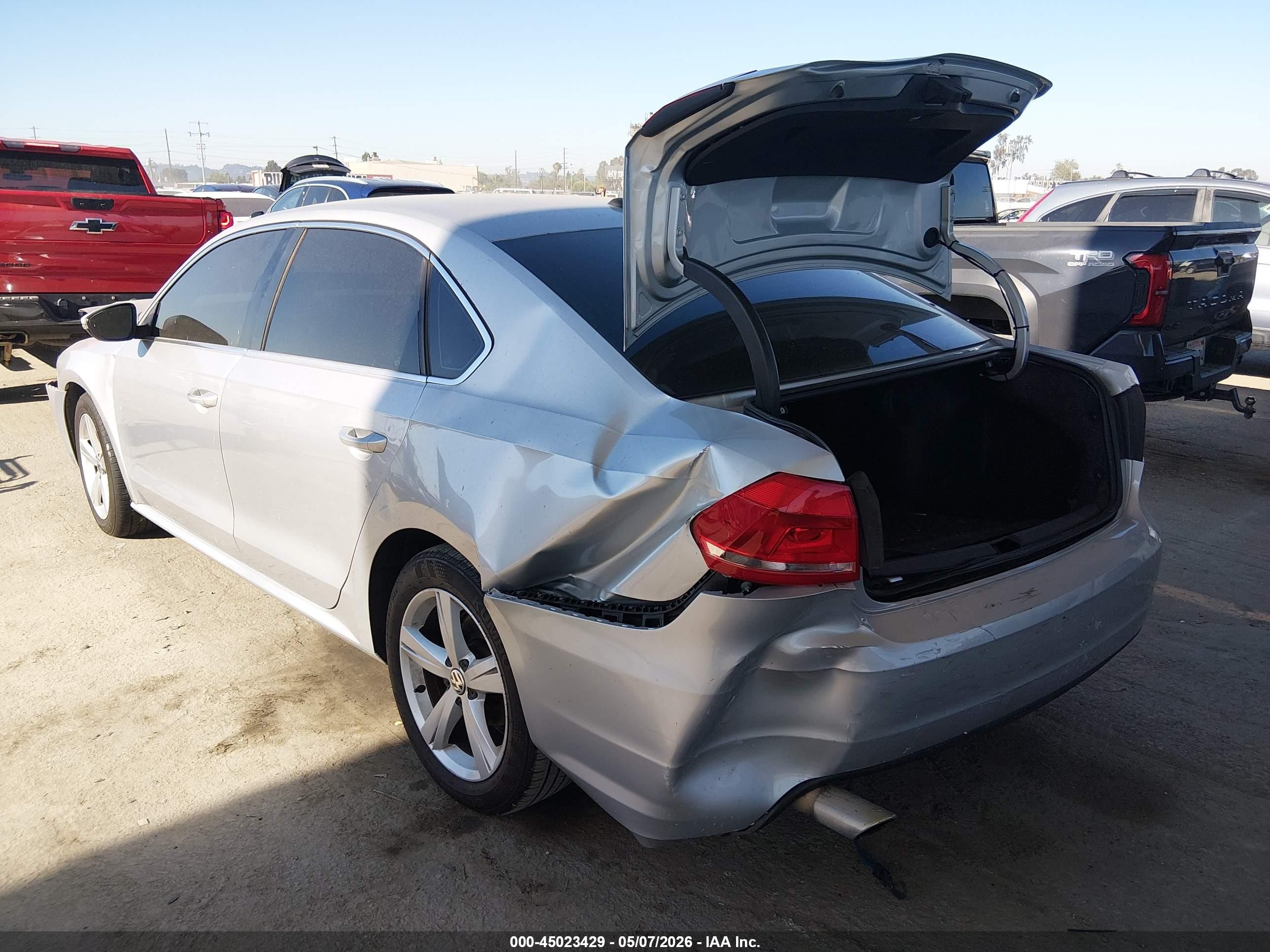 2012 Volkswagen Passat 2.5l Se Silver vin: 1VWBP7A30CC042111