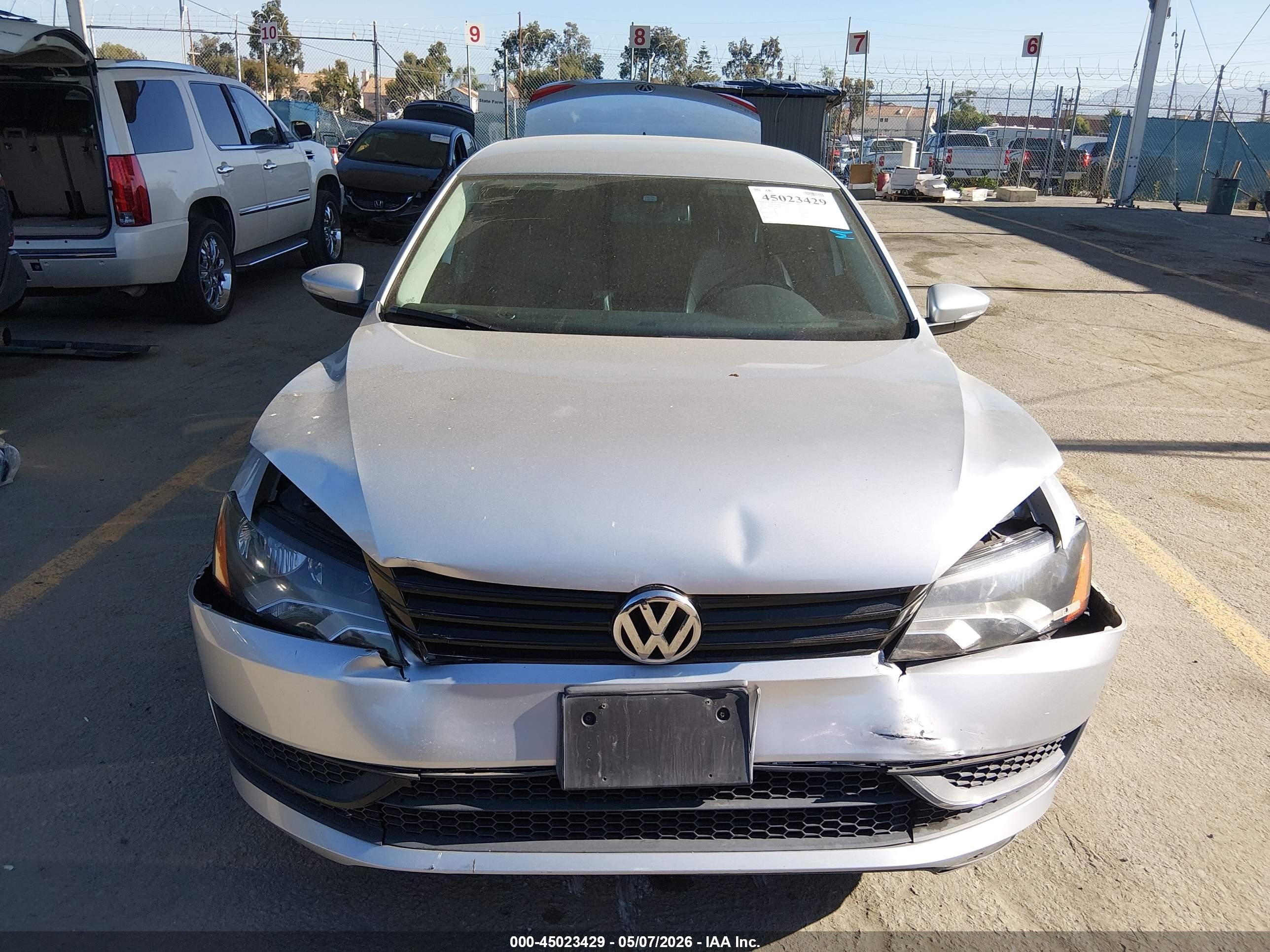 2012 Volkswagen Passat 2.5l Se Silver vin: 1VWBP7A30CC042111