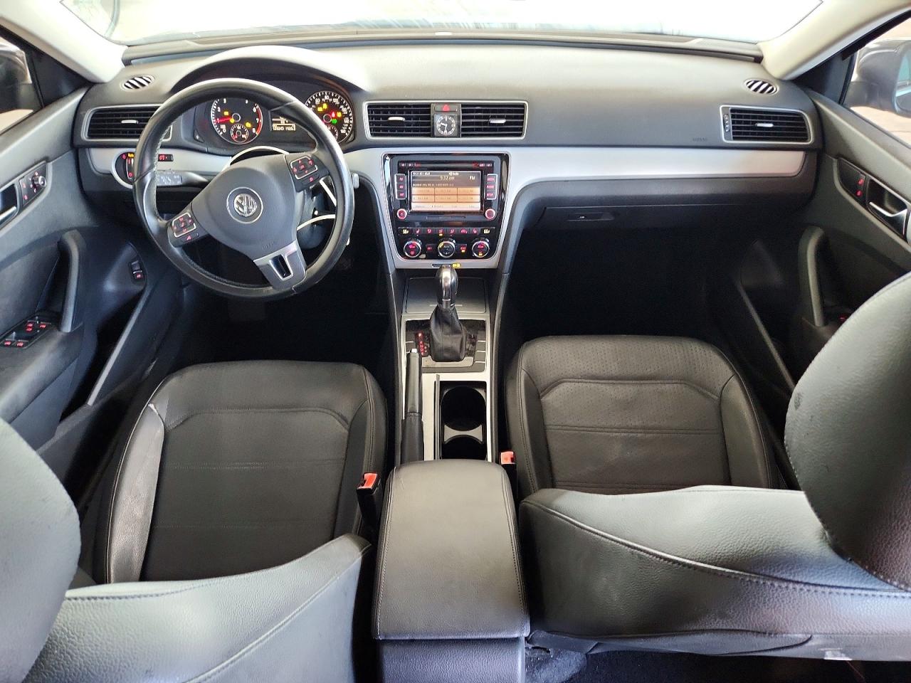2012 Volkswagen Passat Se Черный vin: 1VWBP7A30CC052282