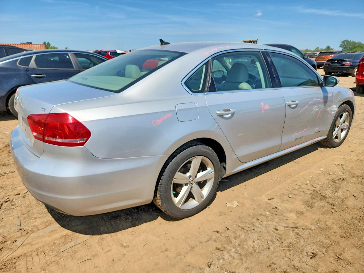 2012 Volkswagen Passat Se Silver vin: 1VWBP7A30CC070247