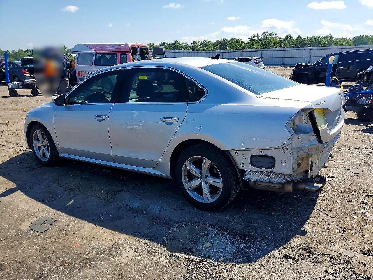 2012 Volkswagen Passat Se Silver vin: 1VWBP7A30CC073102