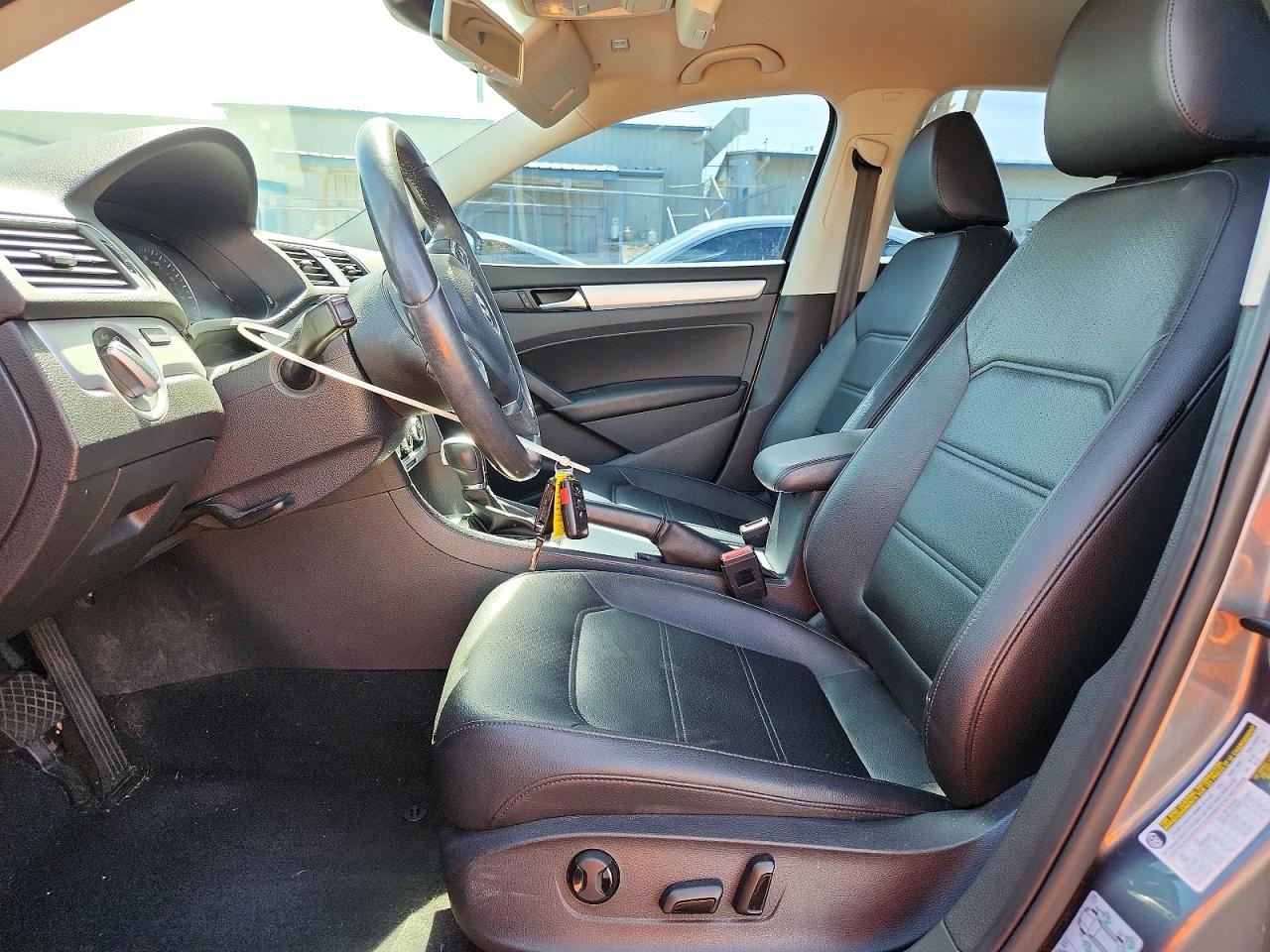 2012 Volkswagen Passat Se Gray vin: 1VWBP7A30CC086335