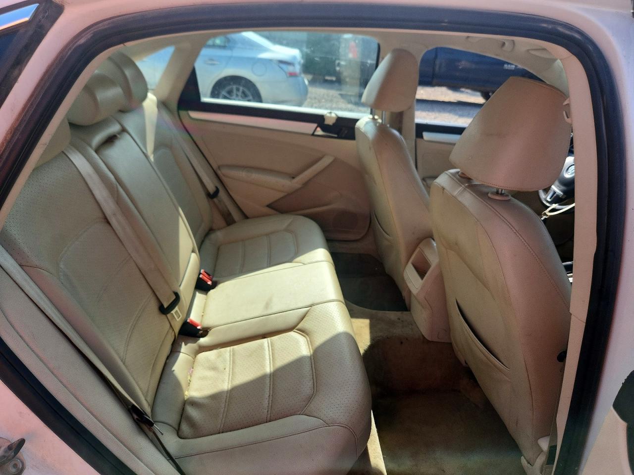 2012 Volkswagen Passat Se White vin: 1VWBP7A30CC106485
