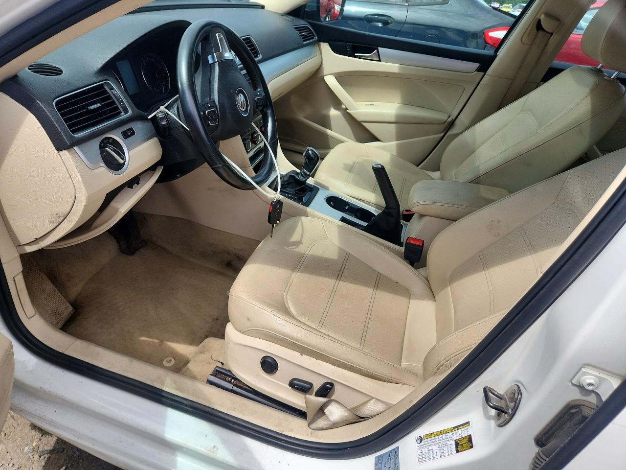 2013 Volkswagen Passat Se White vin: 1VWBP7A30DC013015