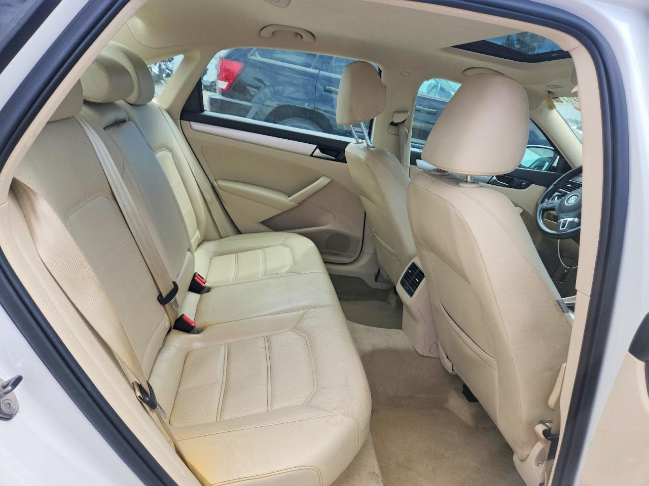2013 Volkswagen Passat Se White vin: 1VWBP7A30DC013015