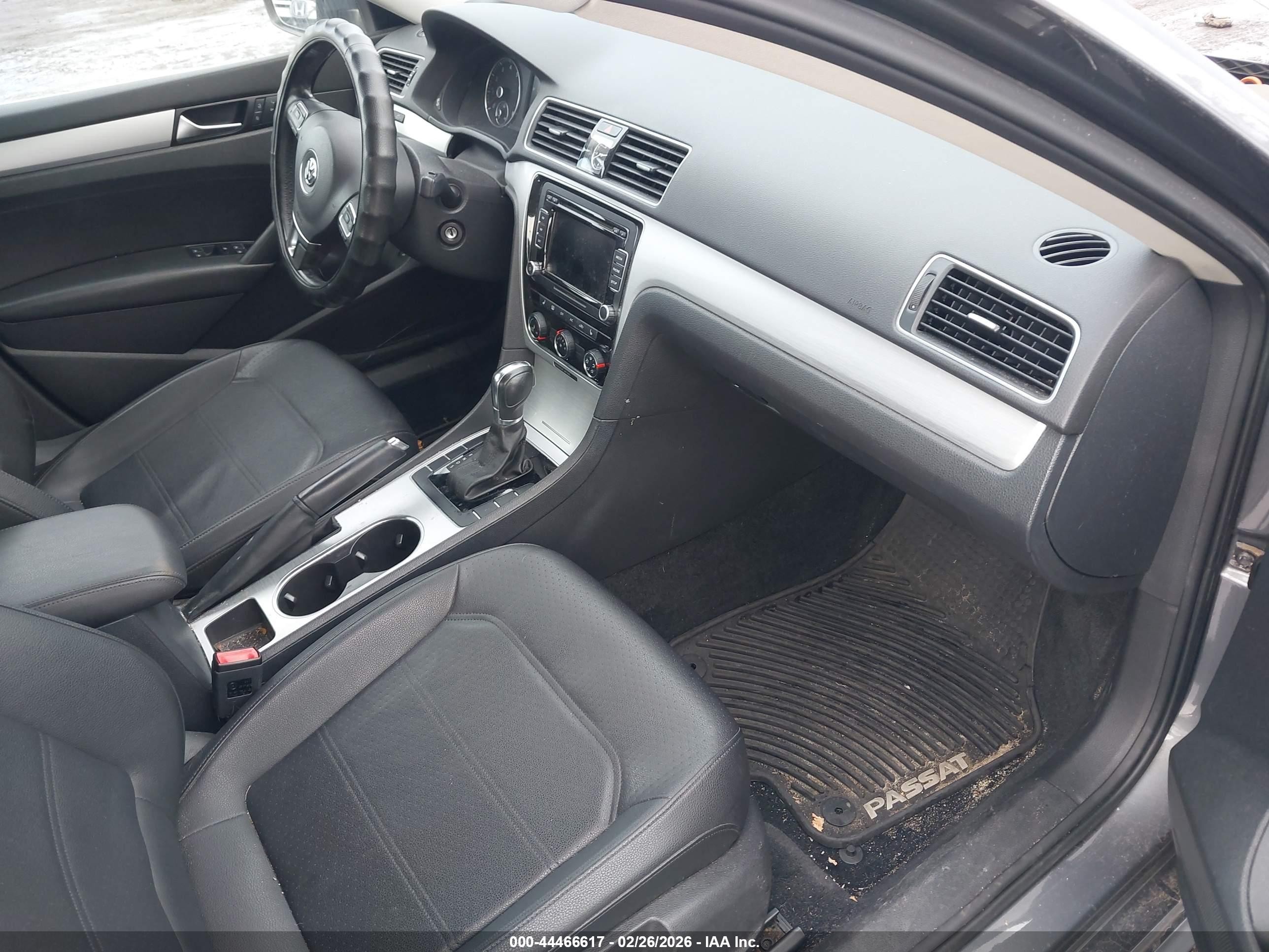 2013 Volkswagen Passat 2.5l Se Gray vin: 1VWBP7A30DC017792