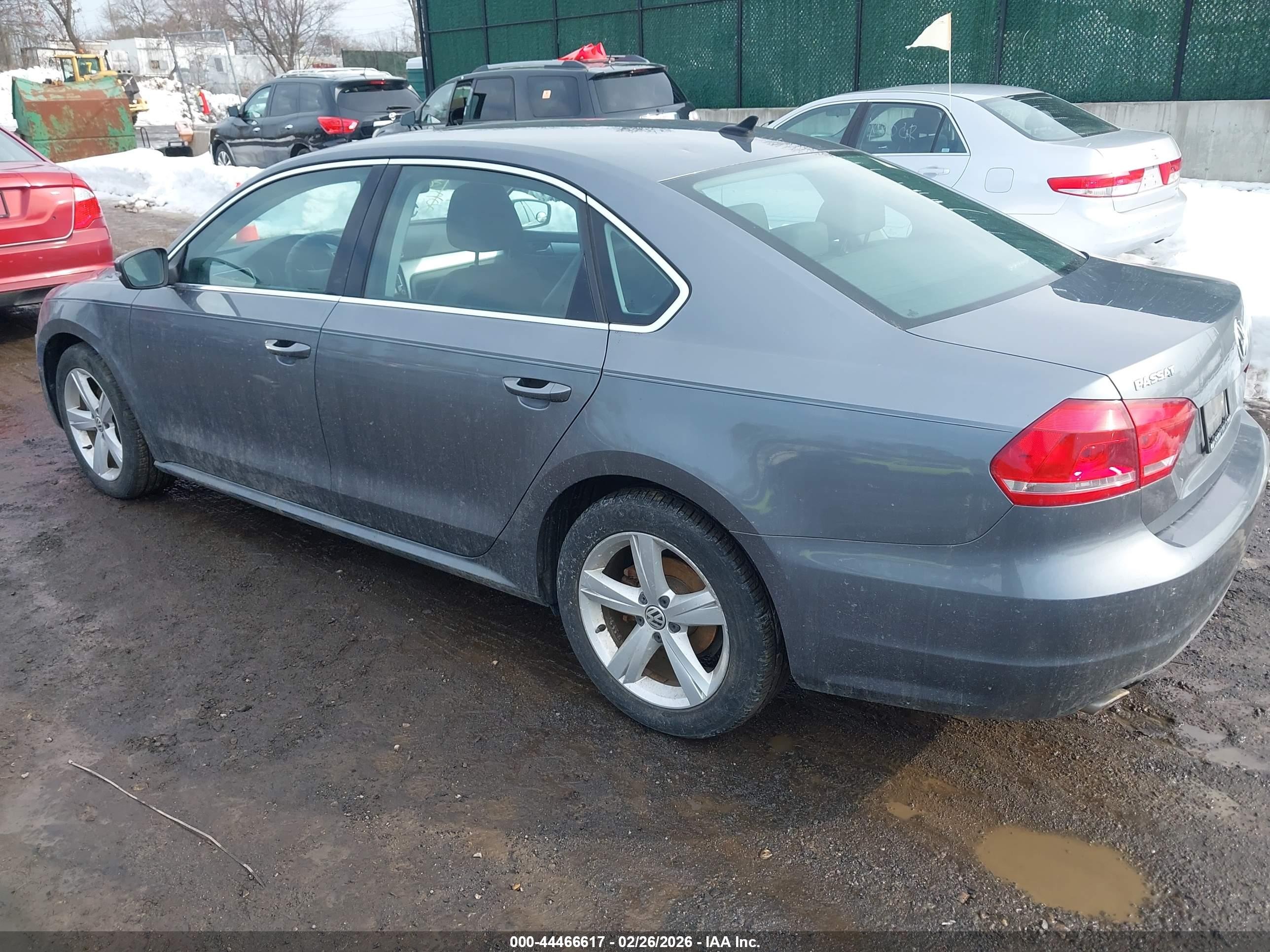 2013 Volkswagen Passat 2.5l Se Gray vin: 1VWBP7A30DC017792