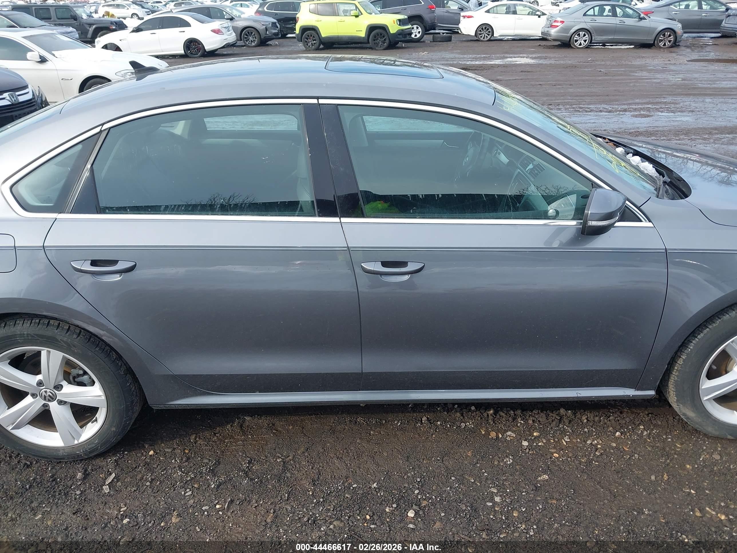 2013 Volkswagen Passat 2.5l Se Gray vin: 1VWBP7A30DC017792