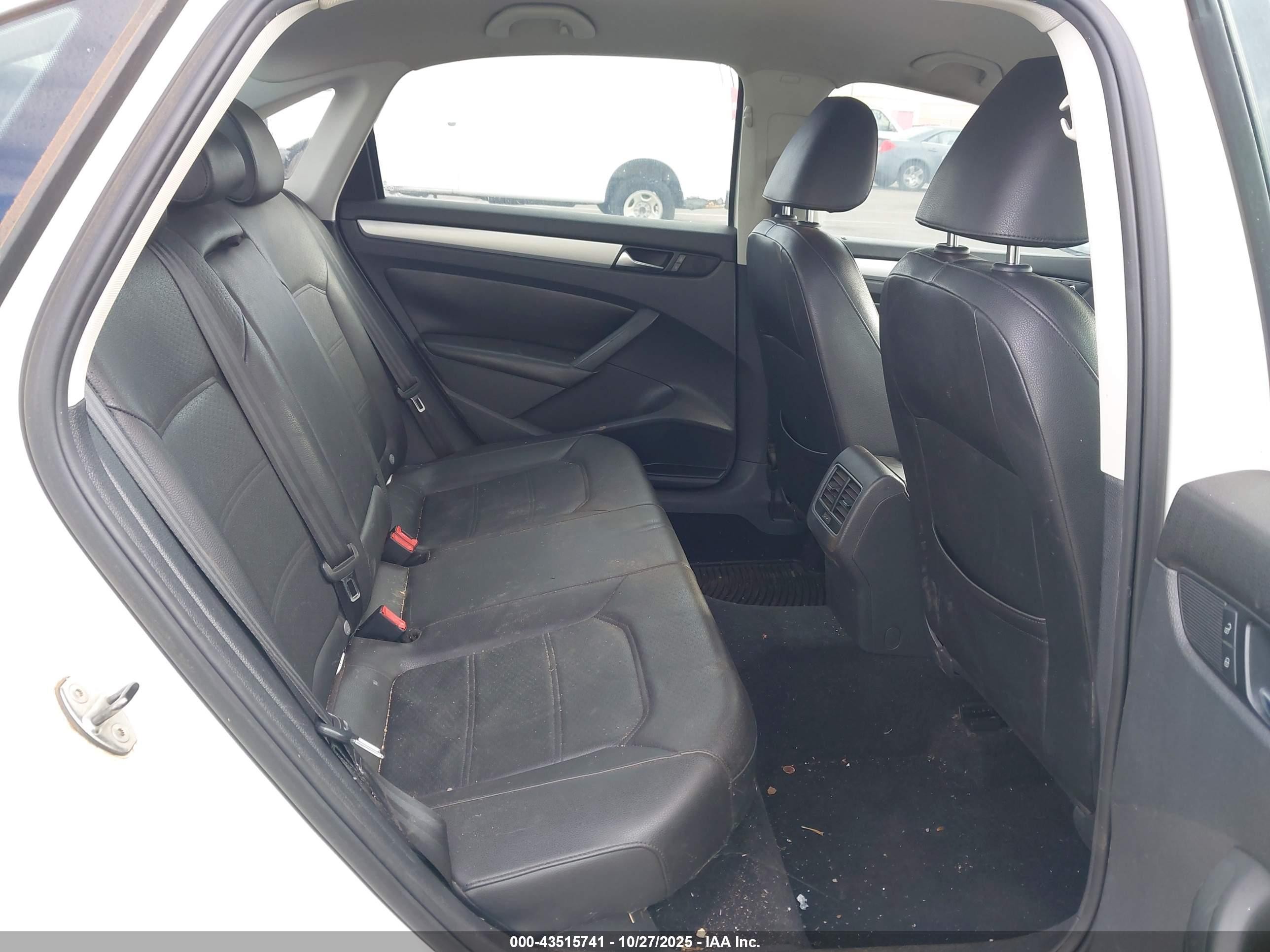 2013 Volkswagen Passat 2.5l Se Black vin: 1VWBP7A30DC055751