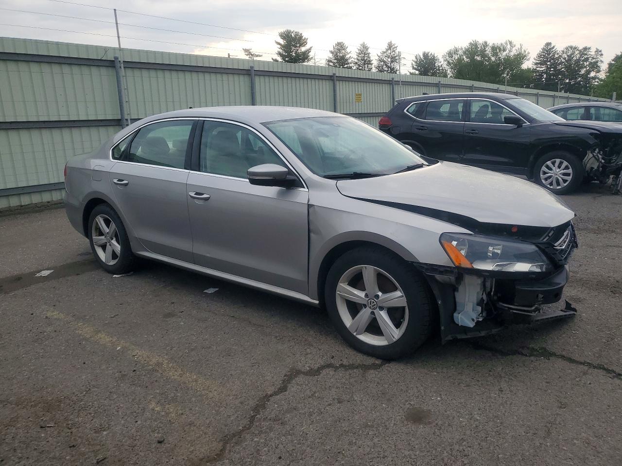 2013 Volkswagen Passat Se Silver vin: 1VWBP7A30DC072081