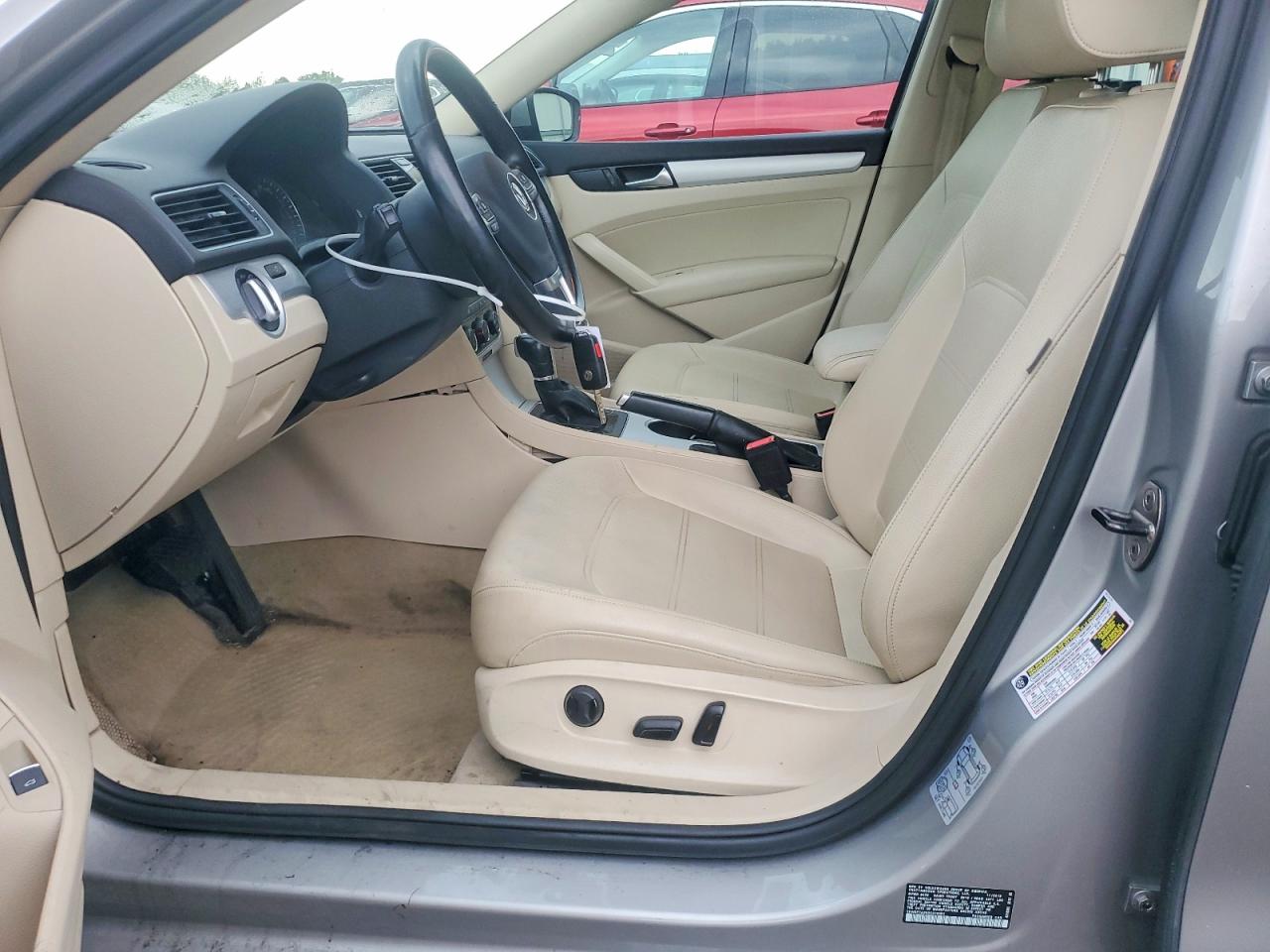 2013 Volkswagen Passat Se Silver vin: 1VWBP7A30DC072081