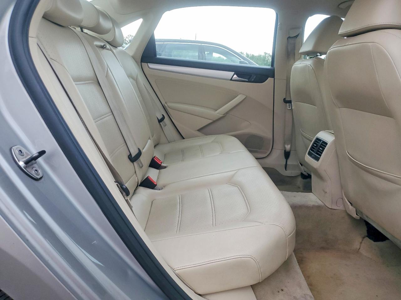 2013 Volkswagen Passat Se Silver vin: 1VWBP7A30DC072081