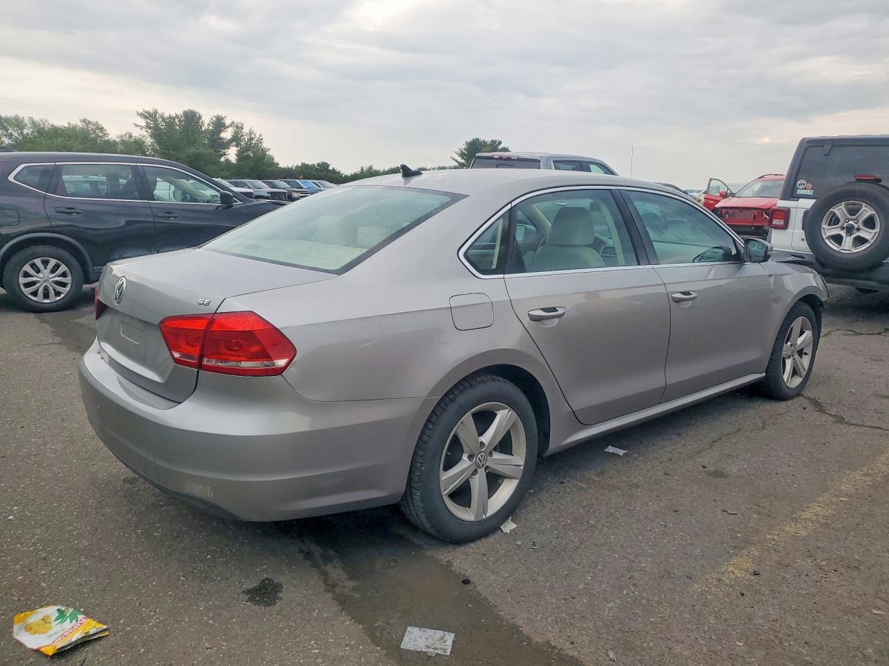 2013 Volkswagen Passat Se Silver vin: 1VWBP7A30DC072081