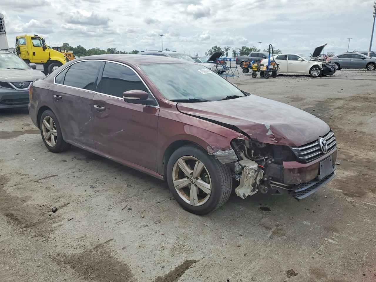 2013 Volkswagen Passat Se Бордовый vin: 1VWBP7A30DC084781