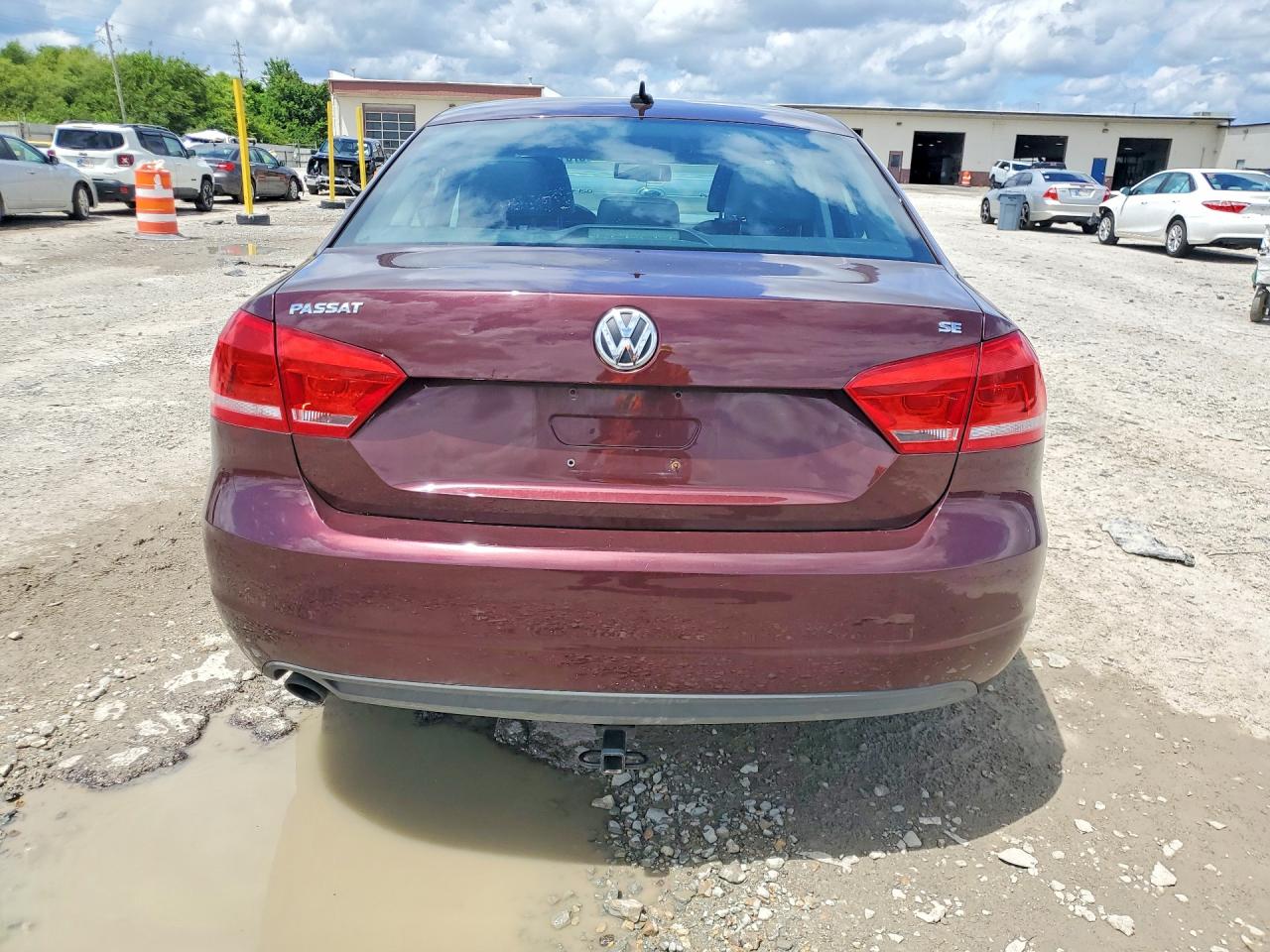 2013 Volkswagen Passat Se Maroon vin: 1VWBP7A30DC094873
