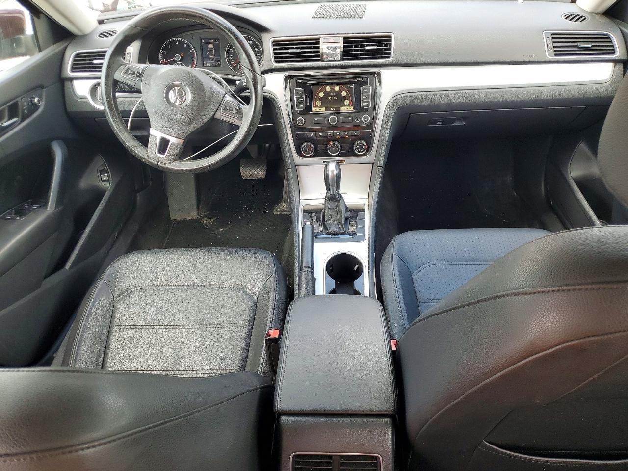 2013 Volkswagen Passat Se Maroon vin: 1VWBP7A30DC094873