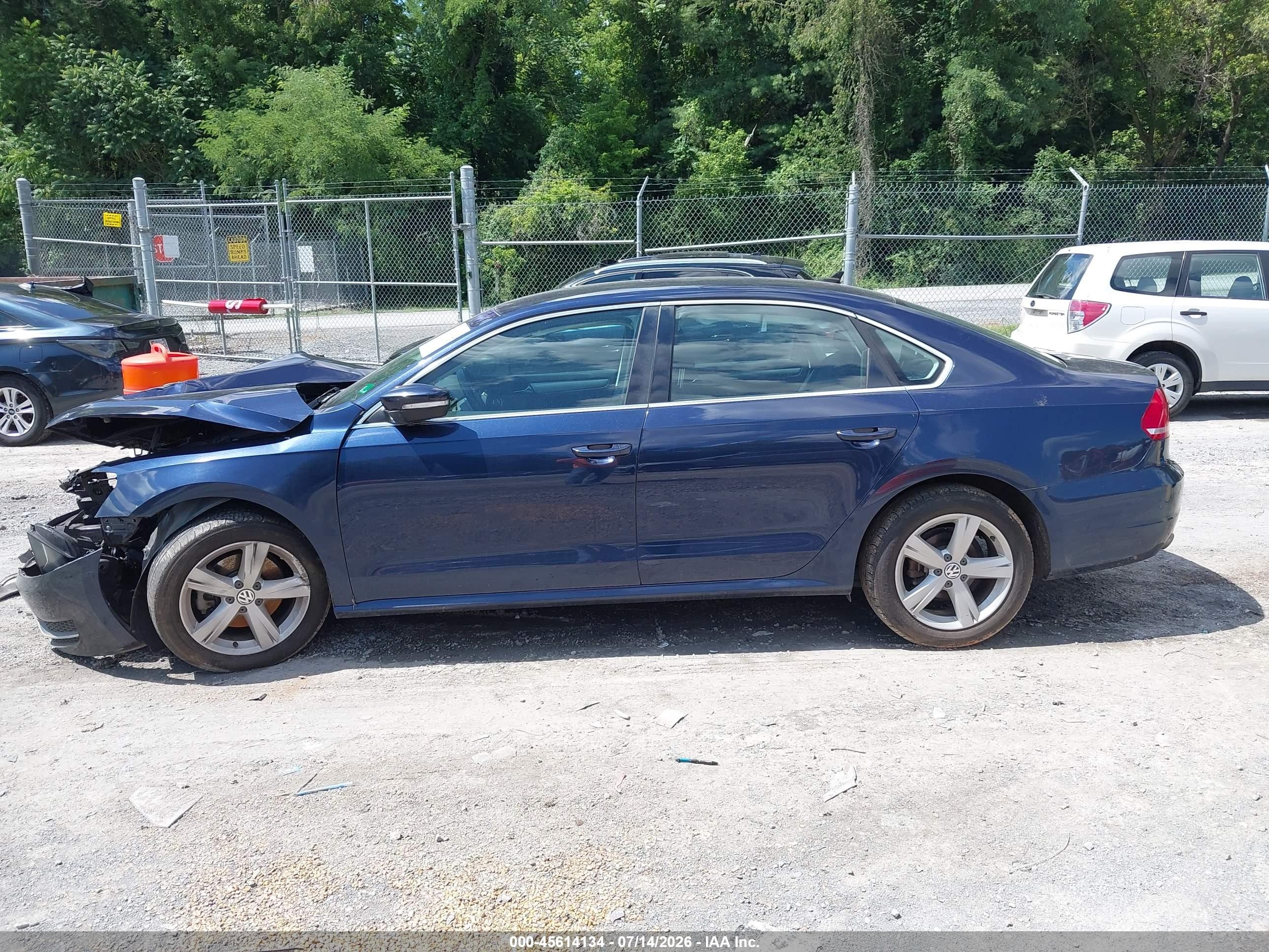2013 Volkswagen Passat 2.5l Se Dark Blue vin: 1VWBP7A30DC104124