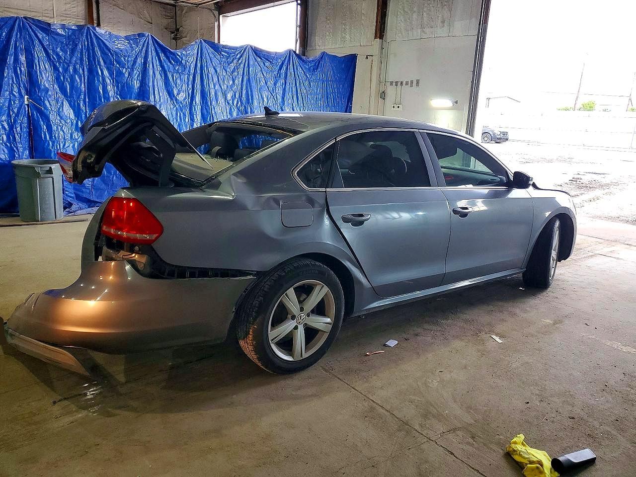 2013 Volkswagen Passat Se Gray vin: 1VWBP7A30DC114166