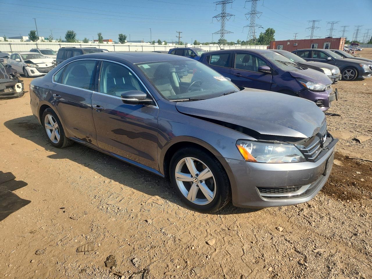 2013 Volkswagen Passat Se Gray vin: 1VWBP7A30DC114412