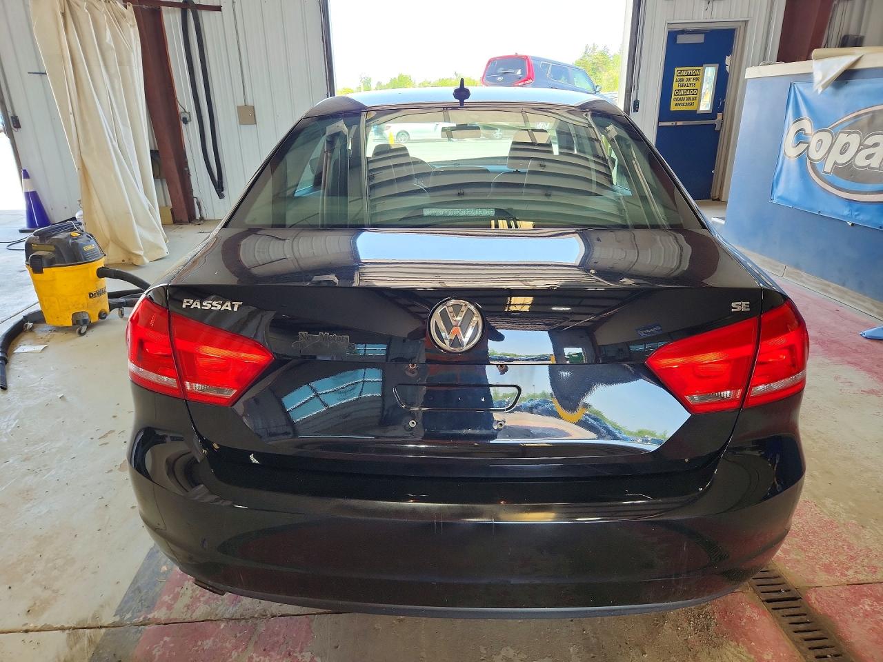 2013 Volkswagen Passat Se Black vin: 1VWBP7A30DC123059