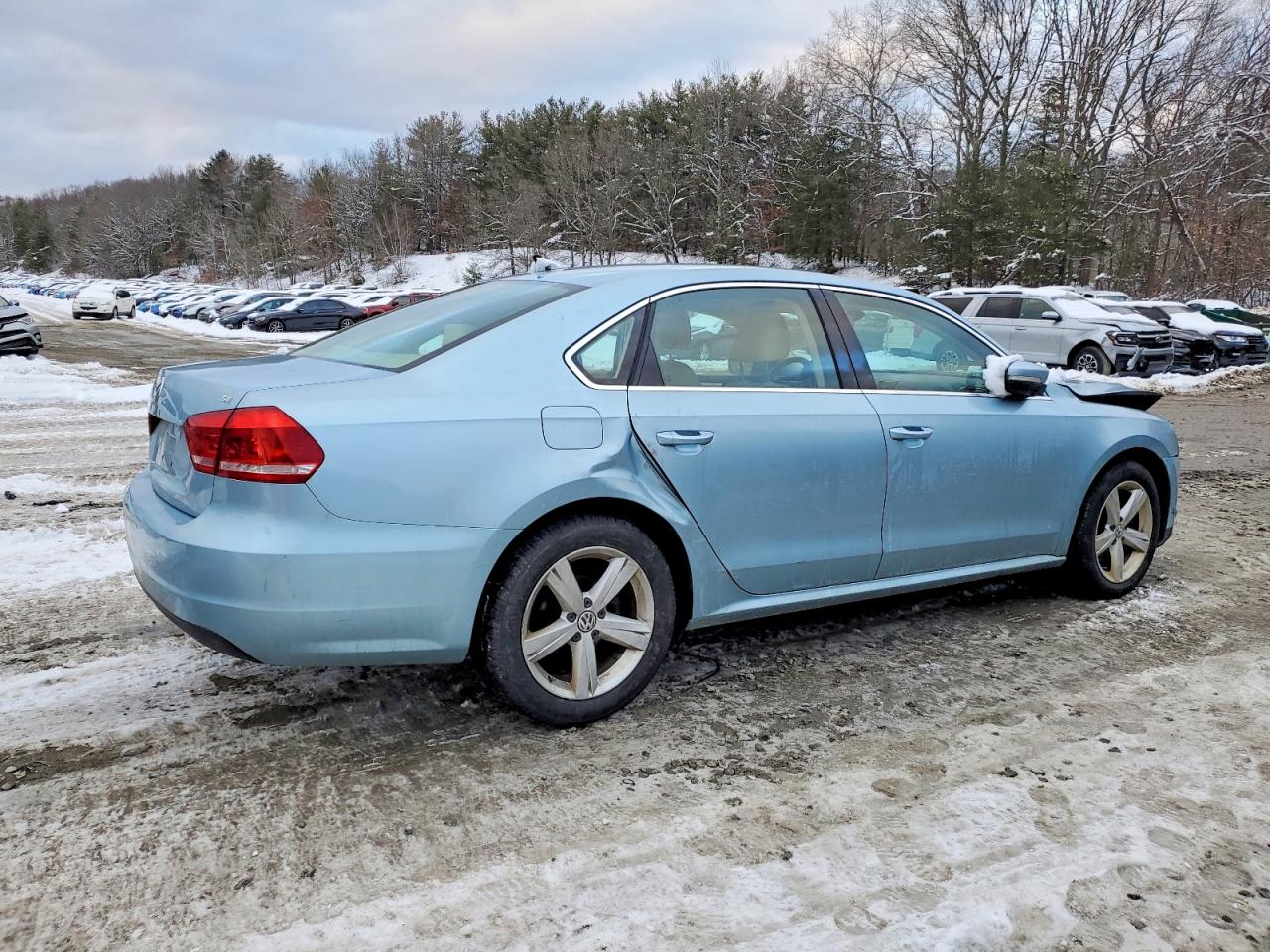 2013 Volkswagen Passat Se Blue vin: 1VWBP7A30DC135552