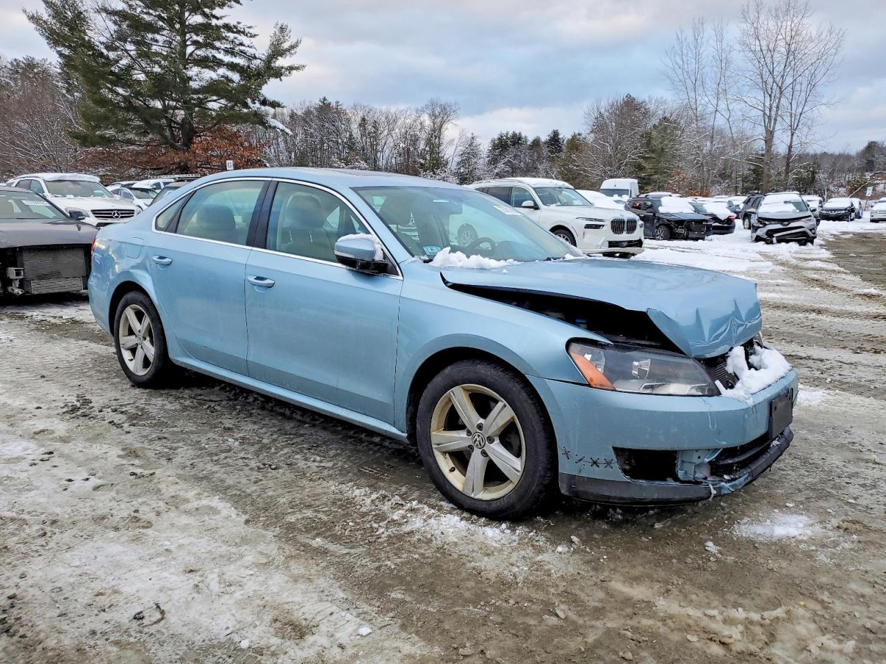 2013 Volkswagen Passat Se Blue vin: 1VWBP7A30DC135552
