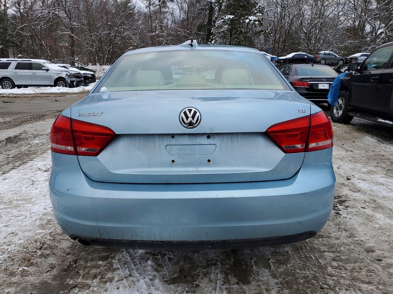 2013 Volkswagen Passat Se Blue vin: 1VWBP7A30DC135552