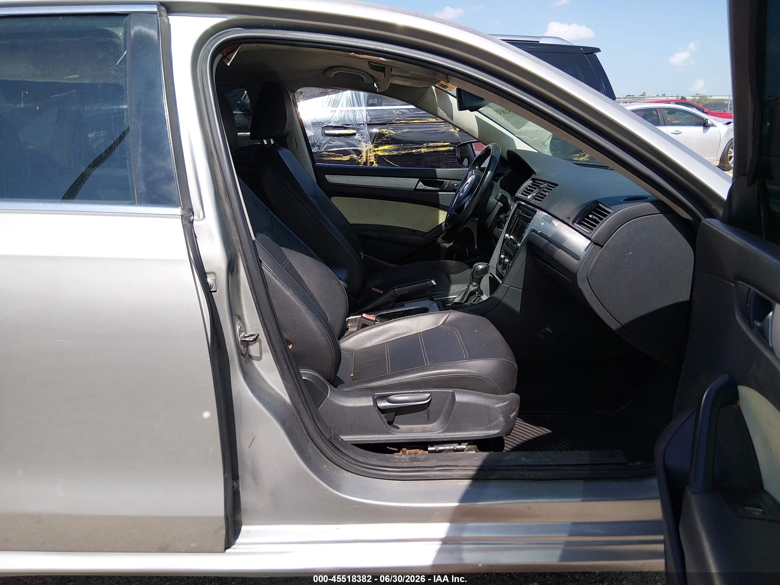 2013 Volkswagen Passat 2.5l Se Серебряный vin: 1VWBP7A30DC141013
