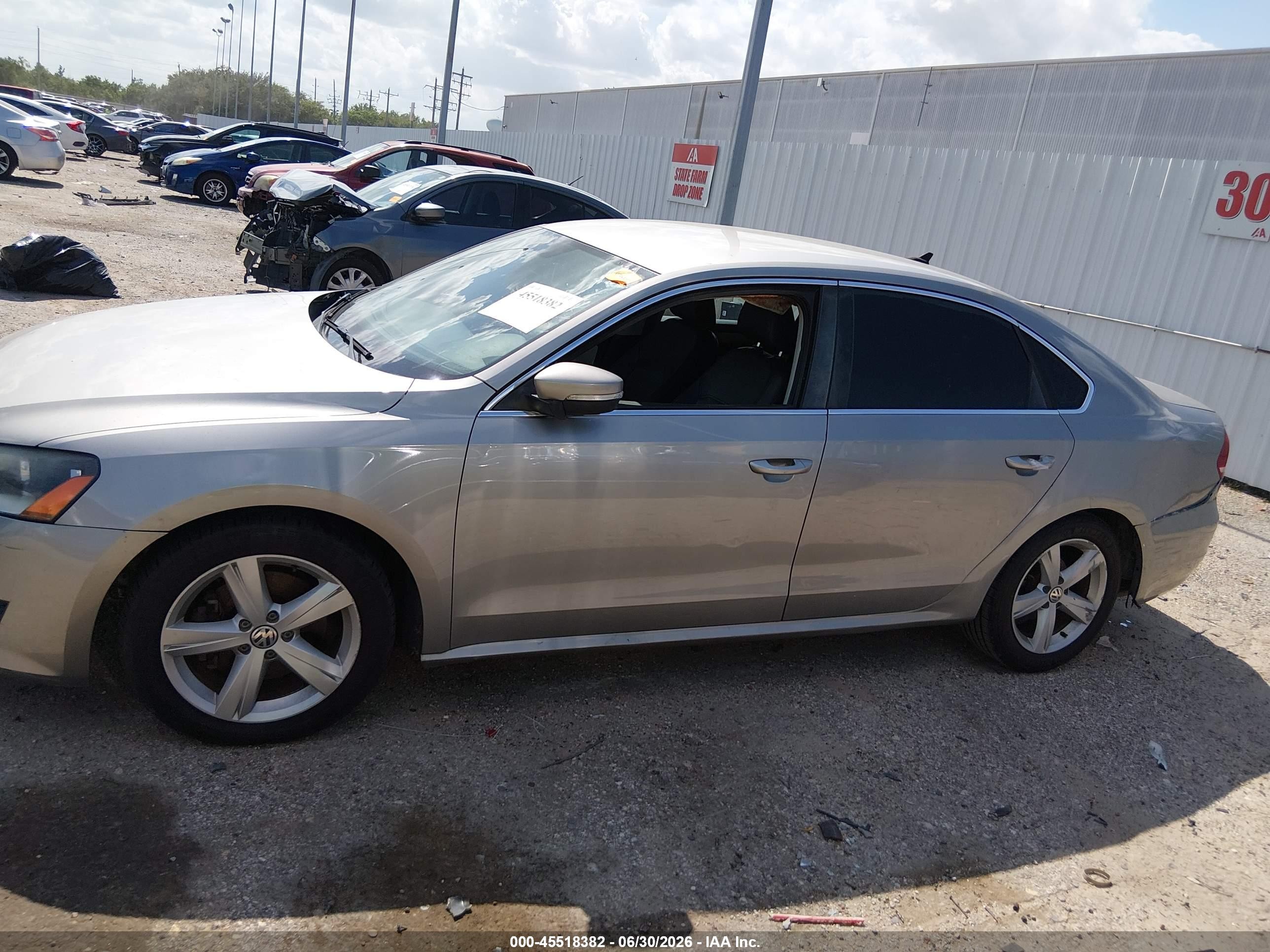 2013 Volkswagen Passat 2.5l Se Серебряный vin: 1VWBP7A30DC141013