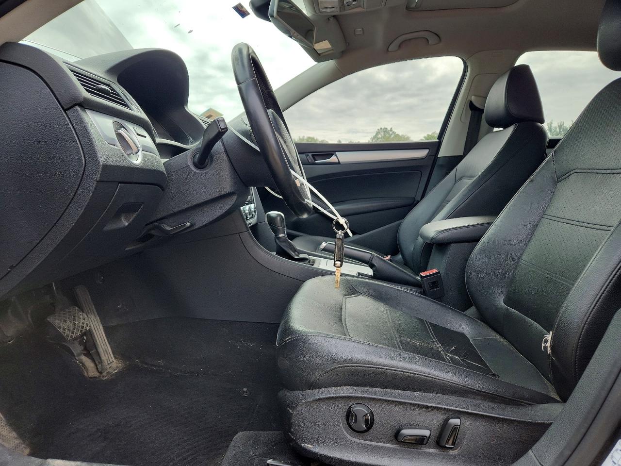 2012 Volkswagen Passat Se Gray vin: 1VWBP7A31CC011630
