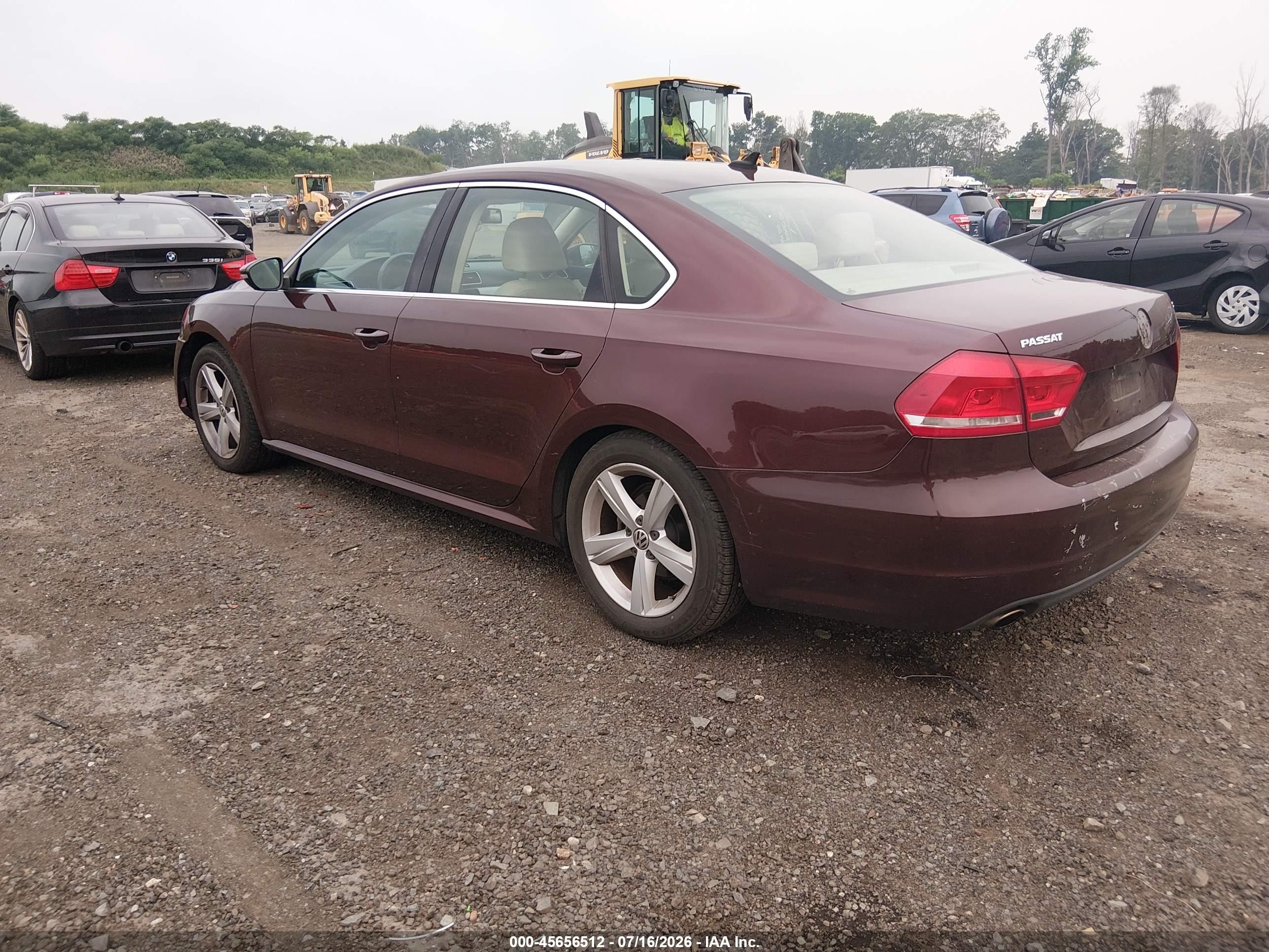 2012 Volkswagen Passat 2.5l Se Red vin: 1VWBP7A31CC036656