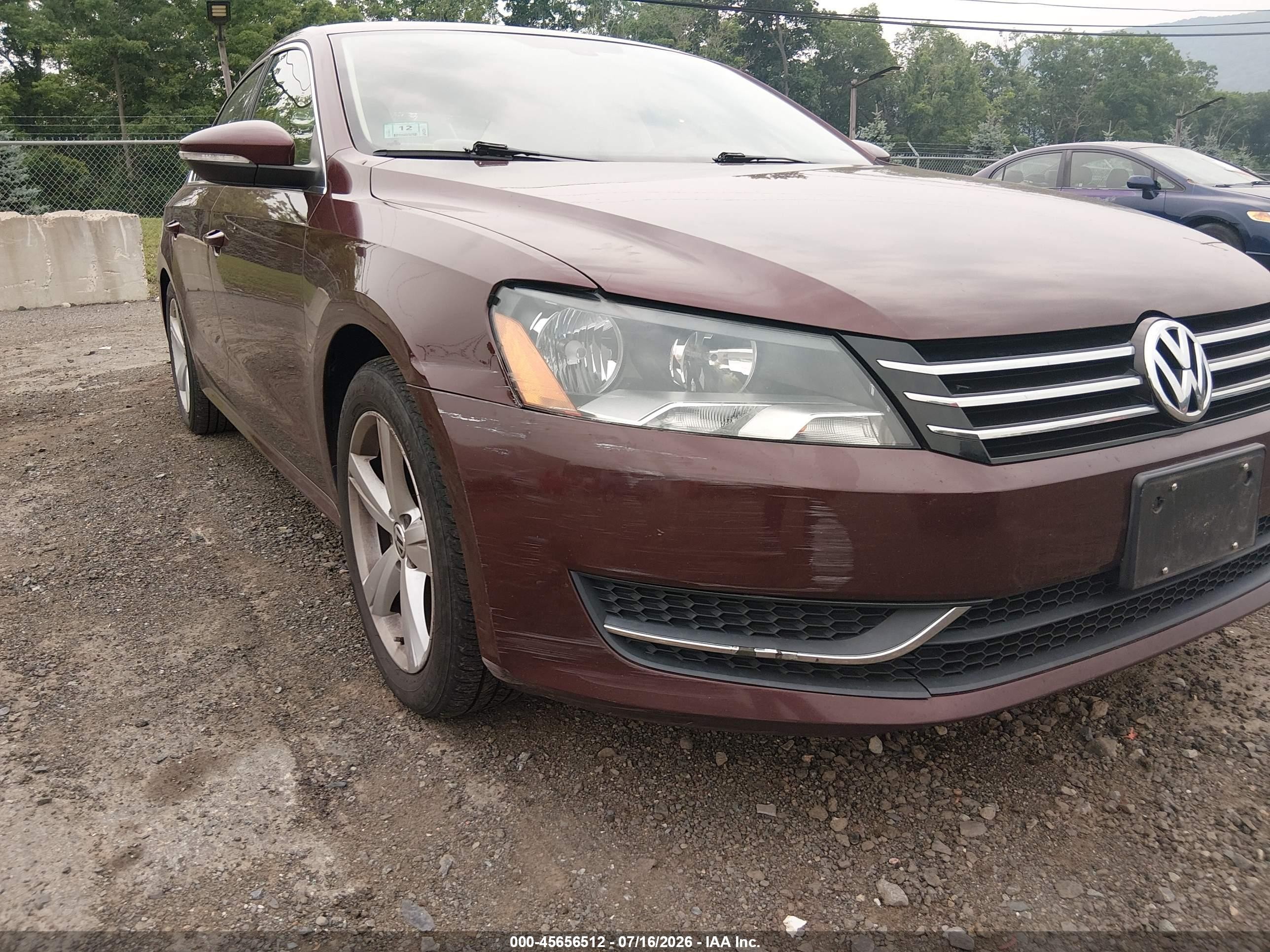 2012 Volkswagen Passat 2.5l Se Red vin: 1VWBP7A31CC036656