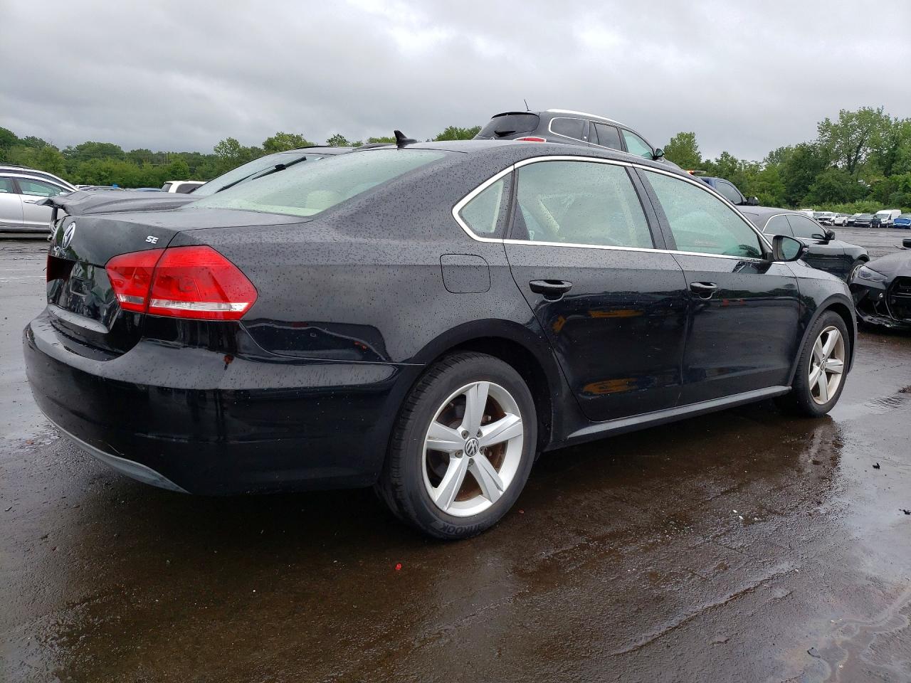 2012 Volkswagen Passat Se Black vin: 1VWBP7A31CC074209