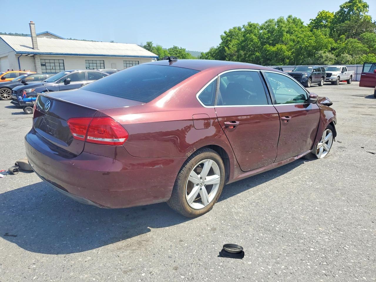 2013 Volkswagen Passat Se Maroon vin: 1VWBP7A31DC009362