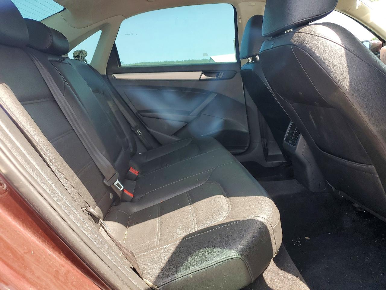 2013 Volkswagen Passat Se Maroon vin: 1VWBP7A31DC009362