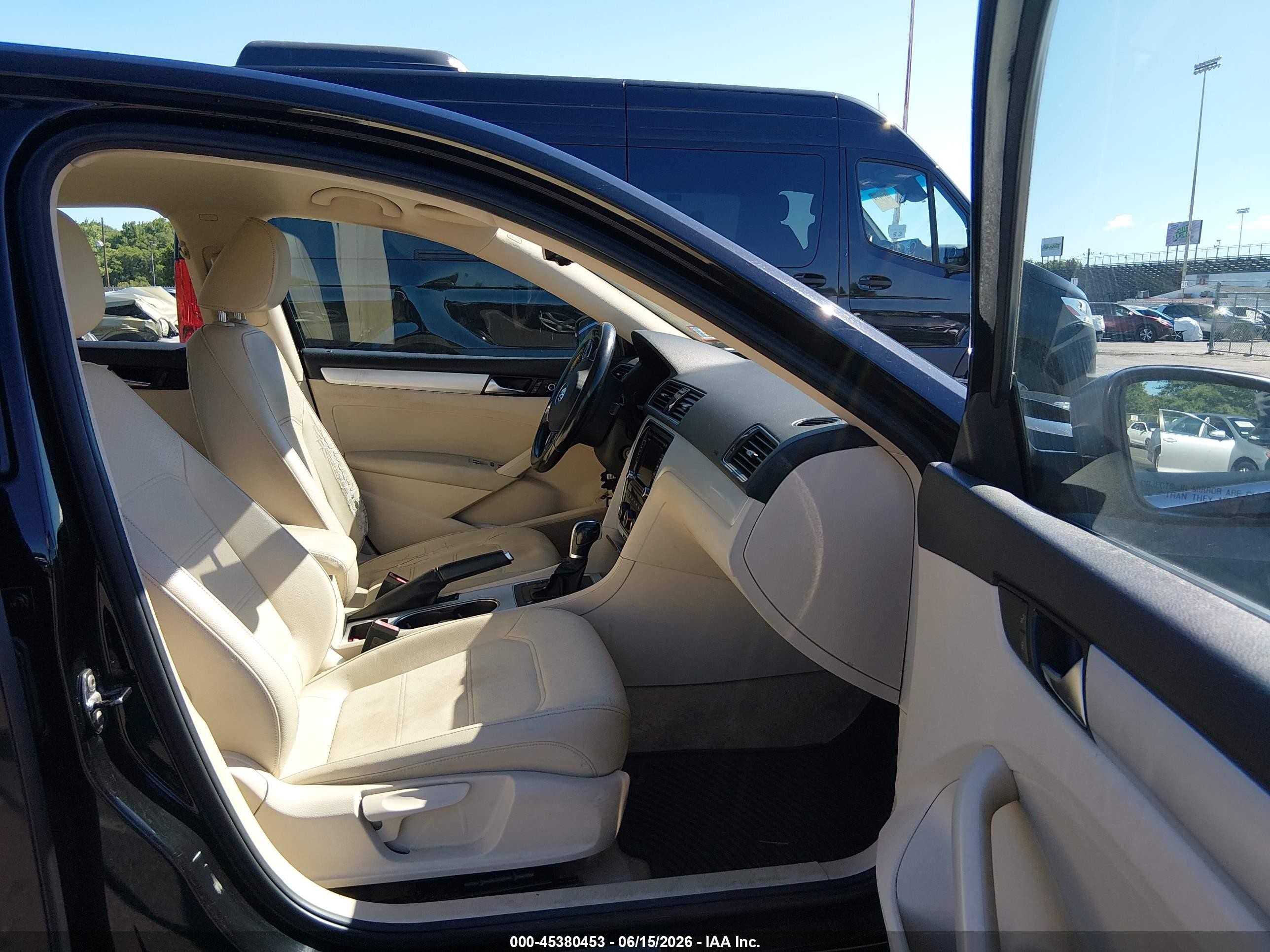2013 Volkswagen Passat 2.5l Se Black vin: 1VWBP7A31DC036867