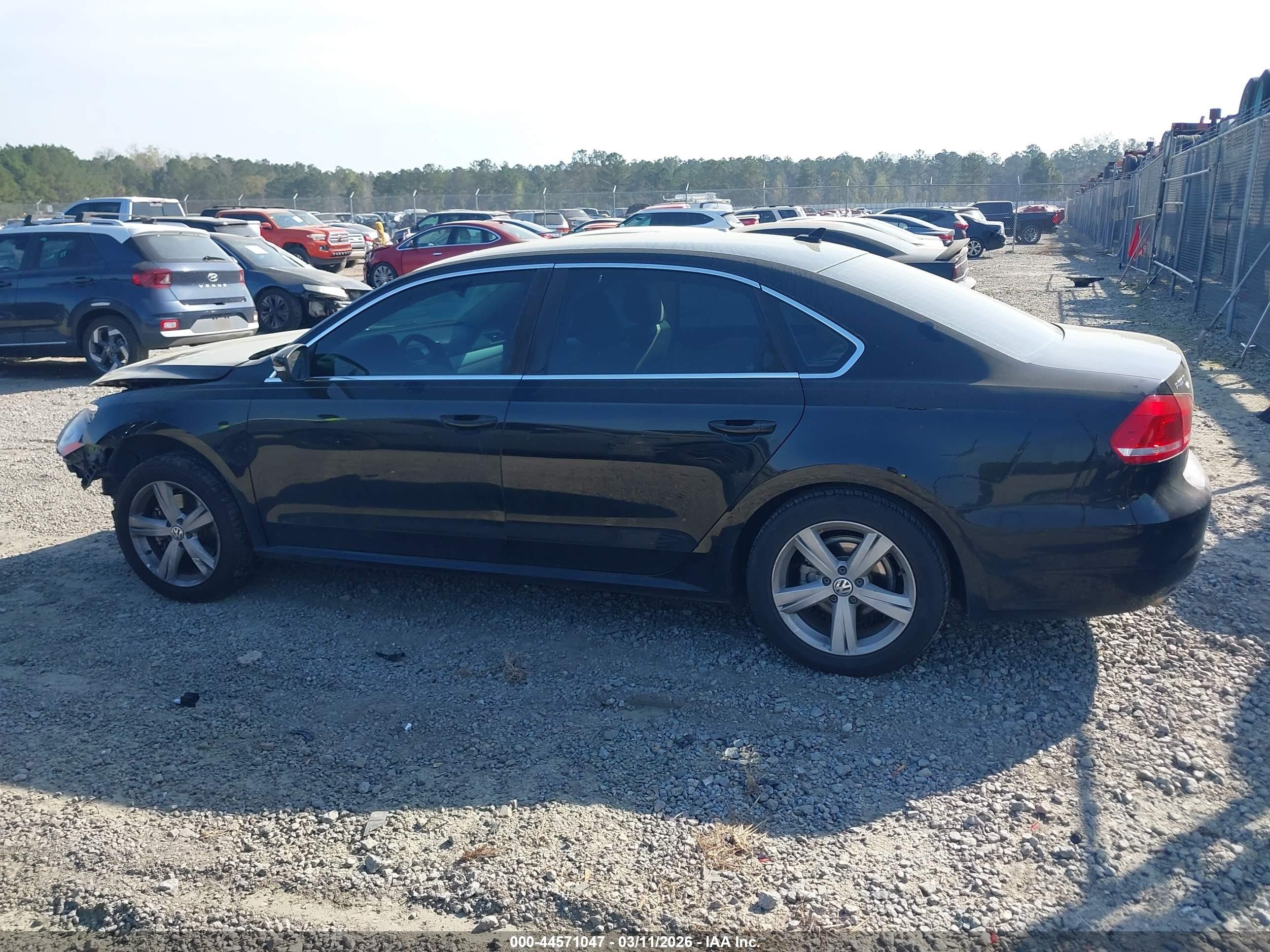 2013 Volkswagen Passat 2.5l Se Черный vin: 1VWBP7A31DC042104