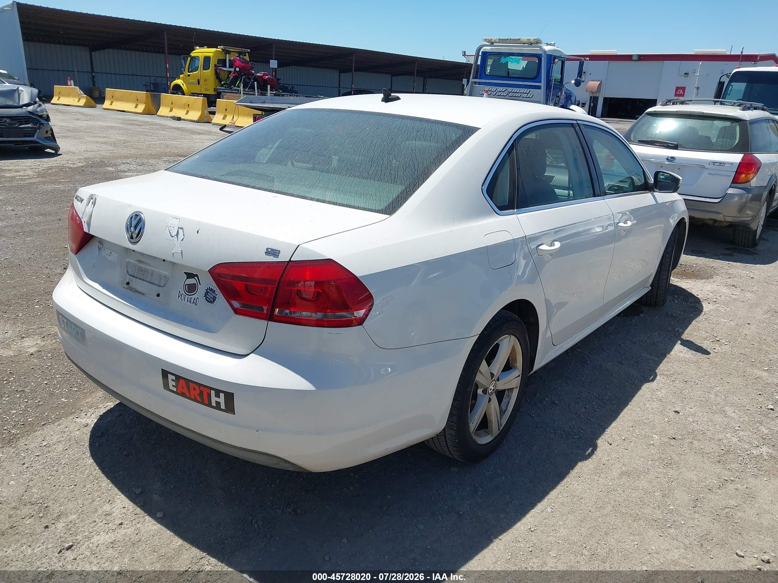 2013 Volkswagen Passat 2.5l Se White vin: 1VWBP7A31DC044452