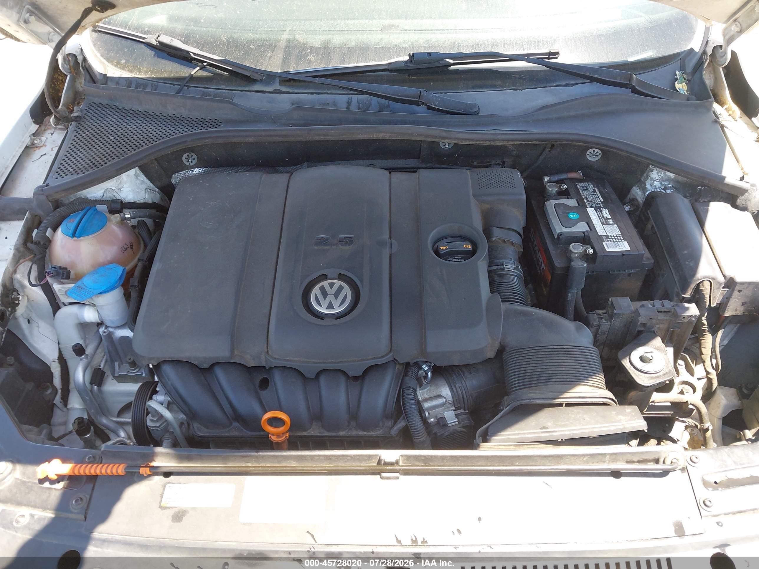 2013 Volkswagen Passat 2.5l Se White vin: 1VWBP7A31DC044452