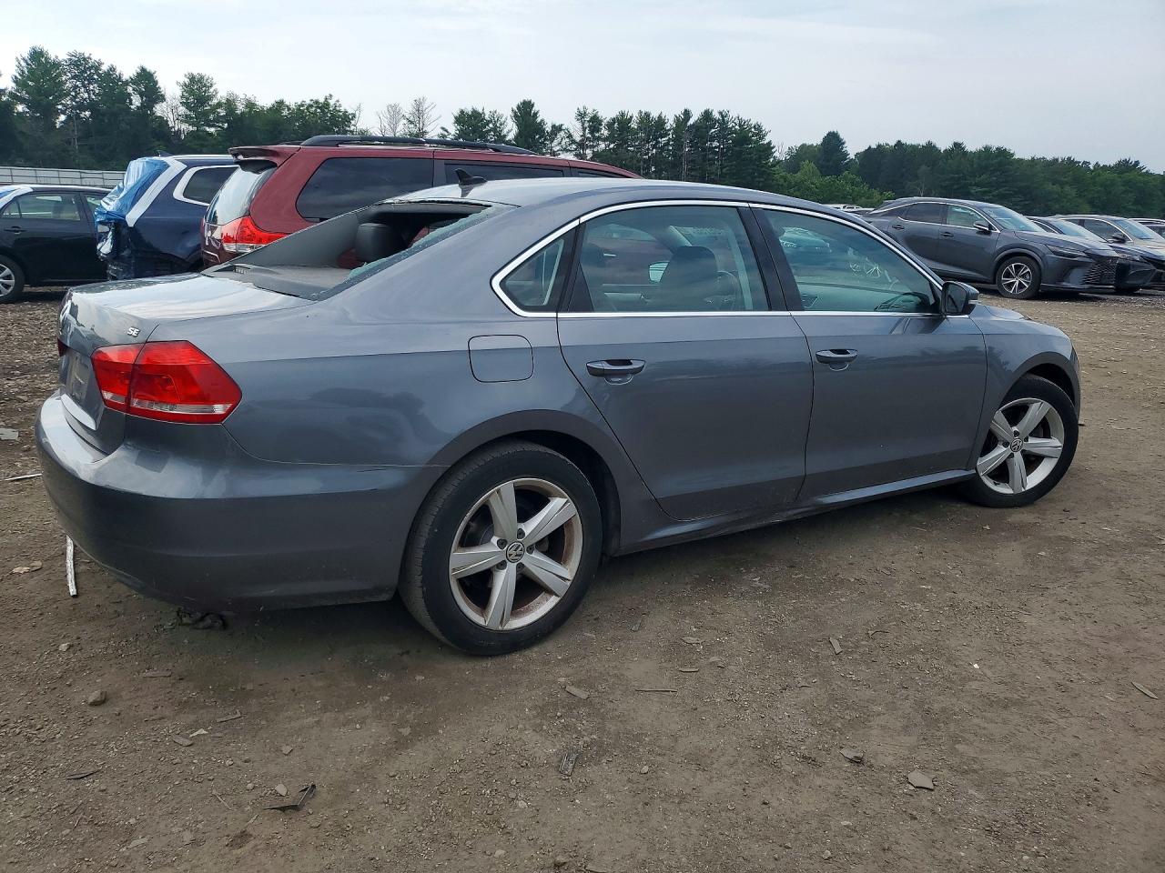 2013 Volkswagen Passat Se Gray vin: 1VWBP7A31DC061848