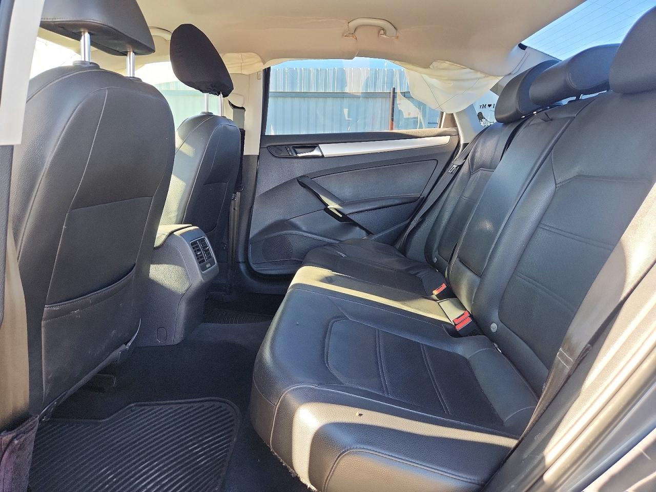 2013 Volkswagen Passat Se Gray vin: 1VWBP7A31DC067407