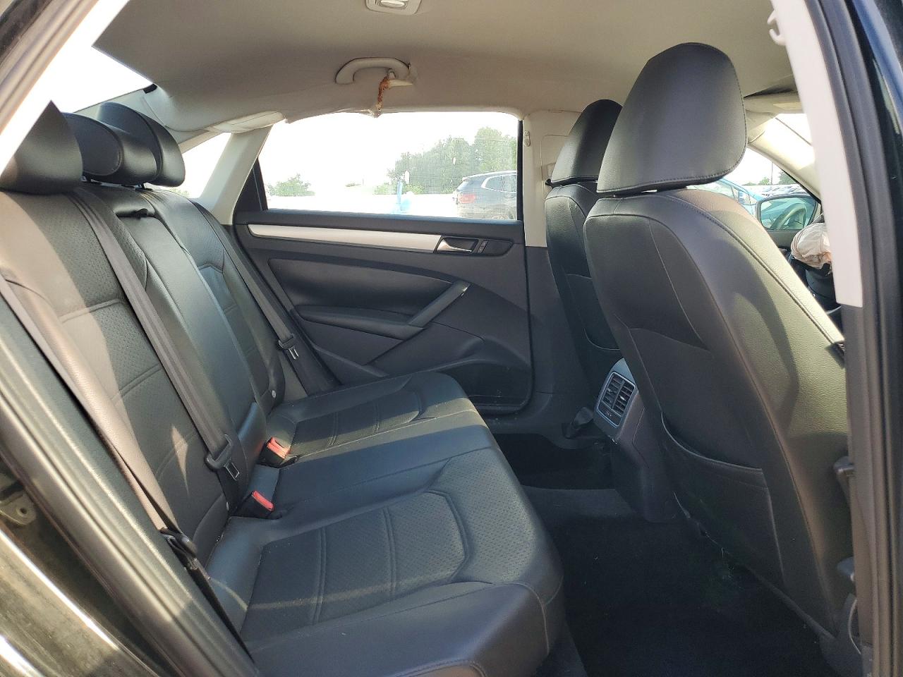 2013 Volkswagen Passat Se Black vin: 1VWBP7A31DC085082