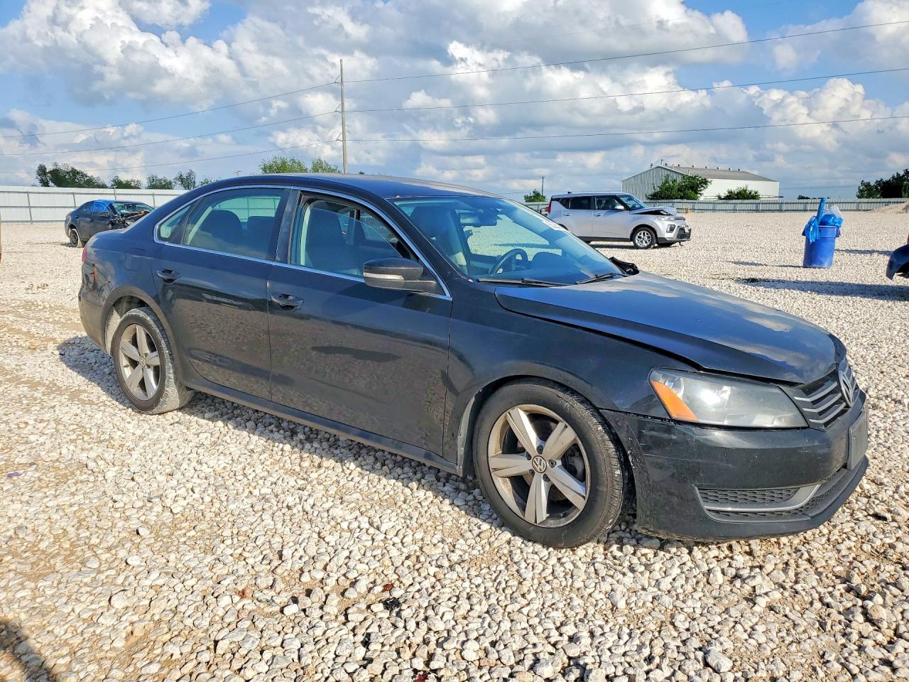 2013 Volkswagen Passat Se Black vin: 1VWBP7A31DC085082