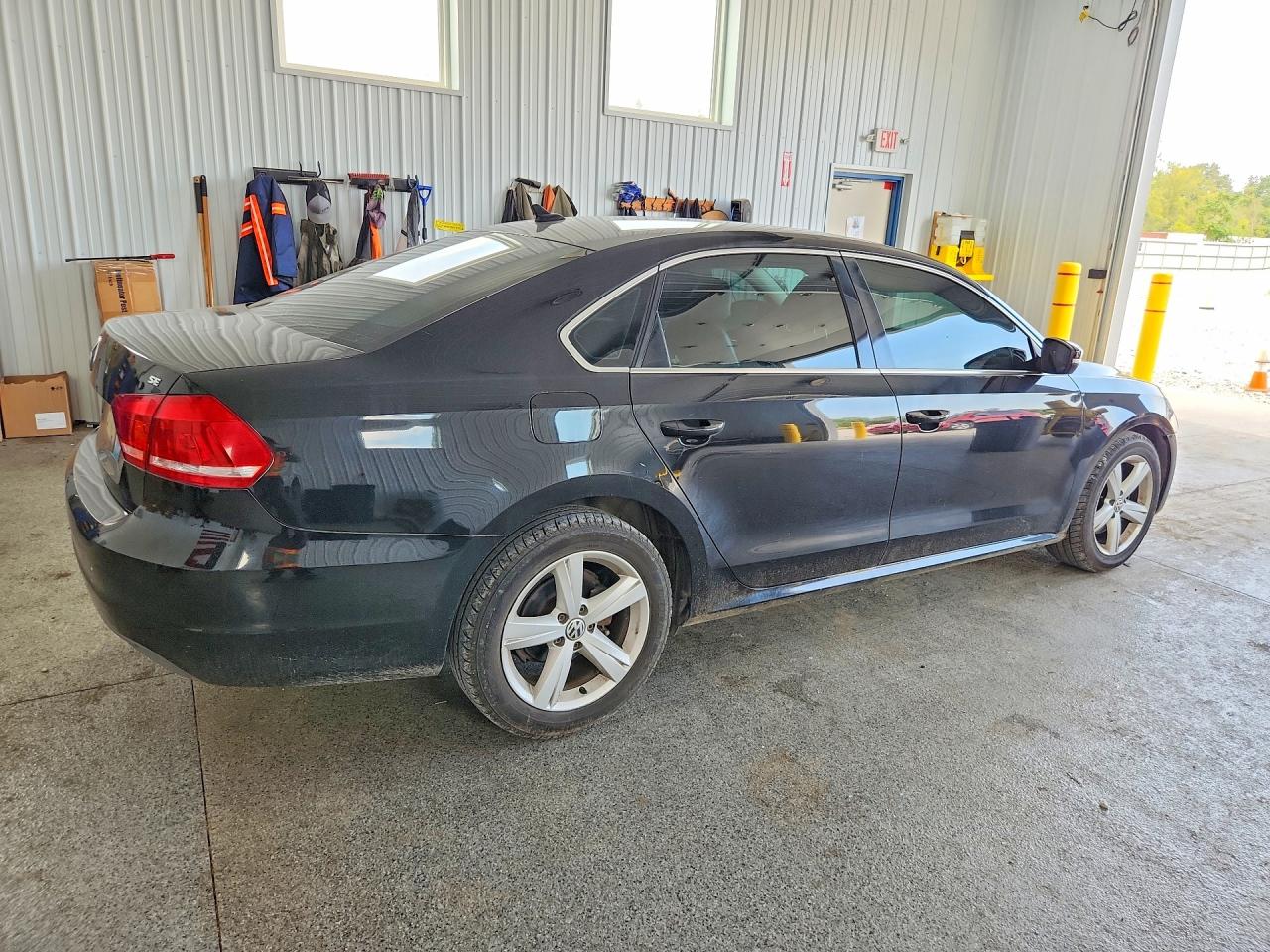 2013 Volkswagen Passat Se Black vin: 1VWBP7A31DC086832