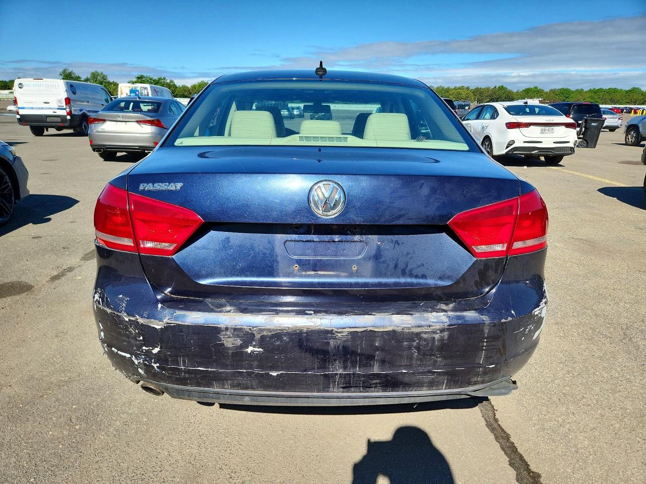 2013 Volkswagen Passat Se Blue vin: 1VWBP7A31DC094039