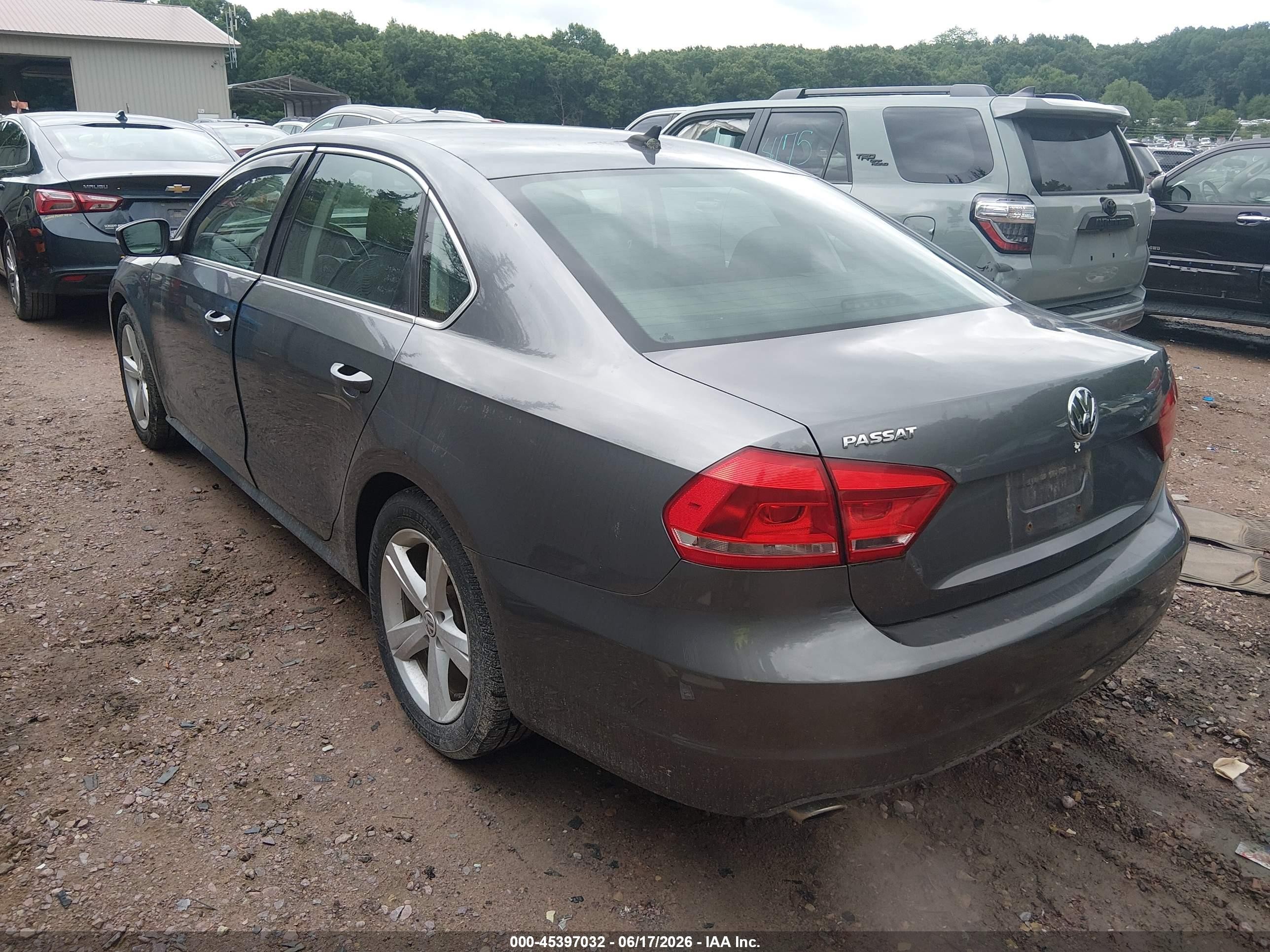 2013 Volkswagen Passat 2.5l Se Серый vin: 1VWBP7A31DC100972