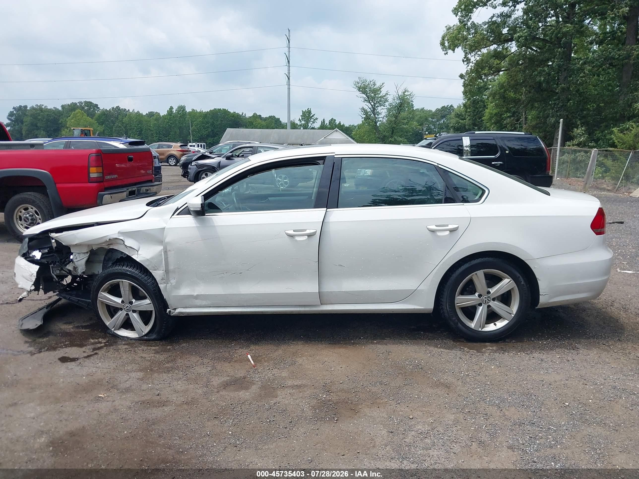2013 Volkswagen Passat 2.5l Se White vin: 1VWBP7A31DC102611