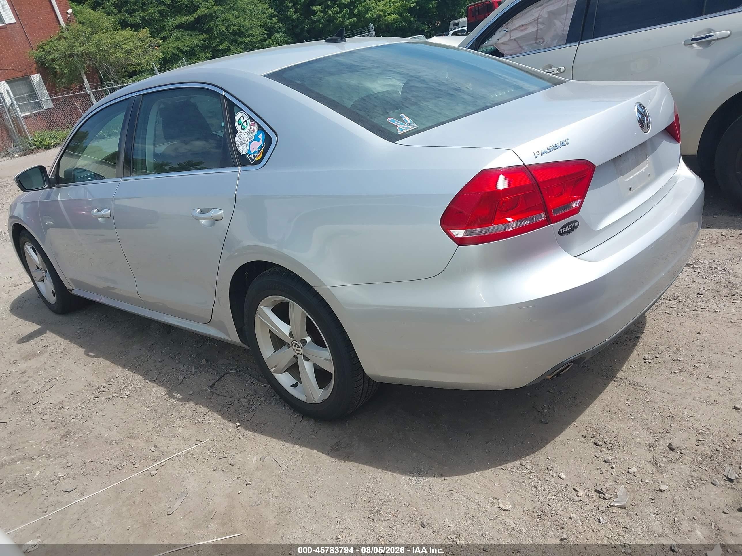 2013 Volkswagen Passat 2.5l Se Silver vin: 1VWBP7A31DC104083